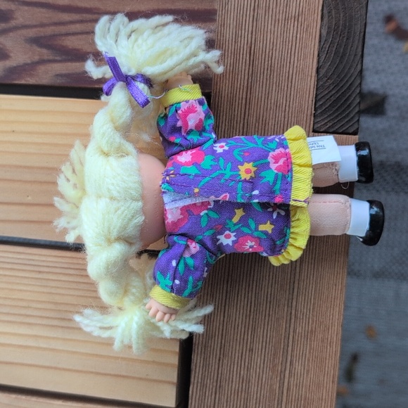 Mini Cabbage Patch Kids - Picture 5 of 6